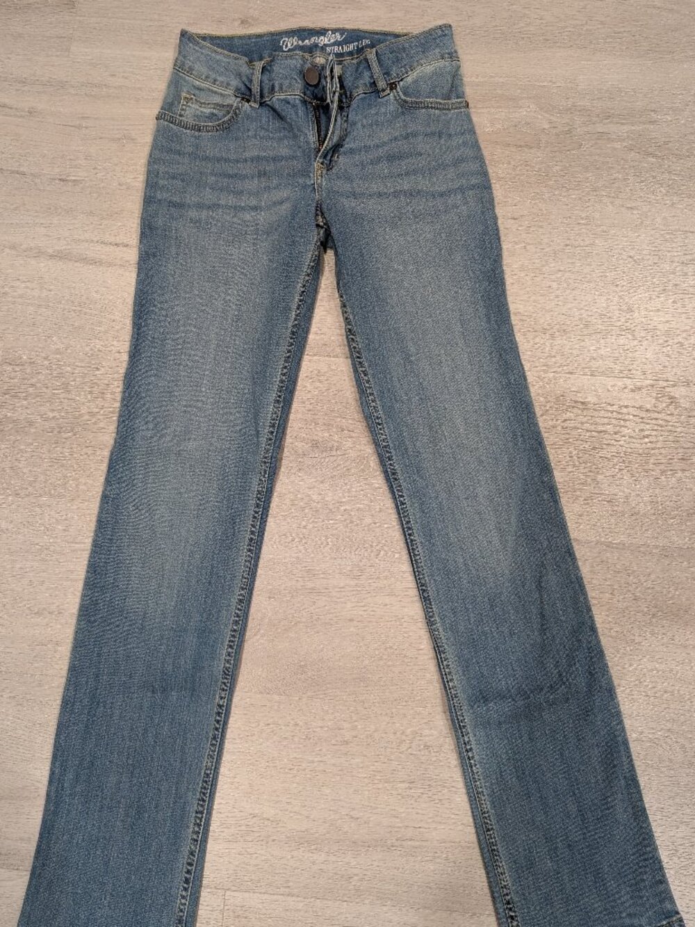 Wrangler Mid Wash Straight Leg Jeans - NWOT